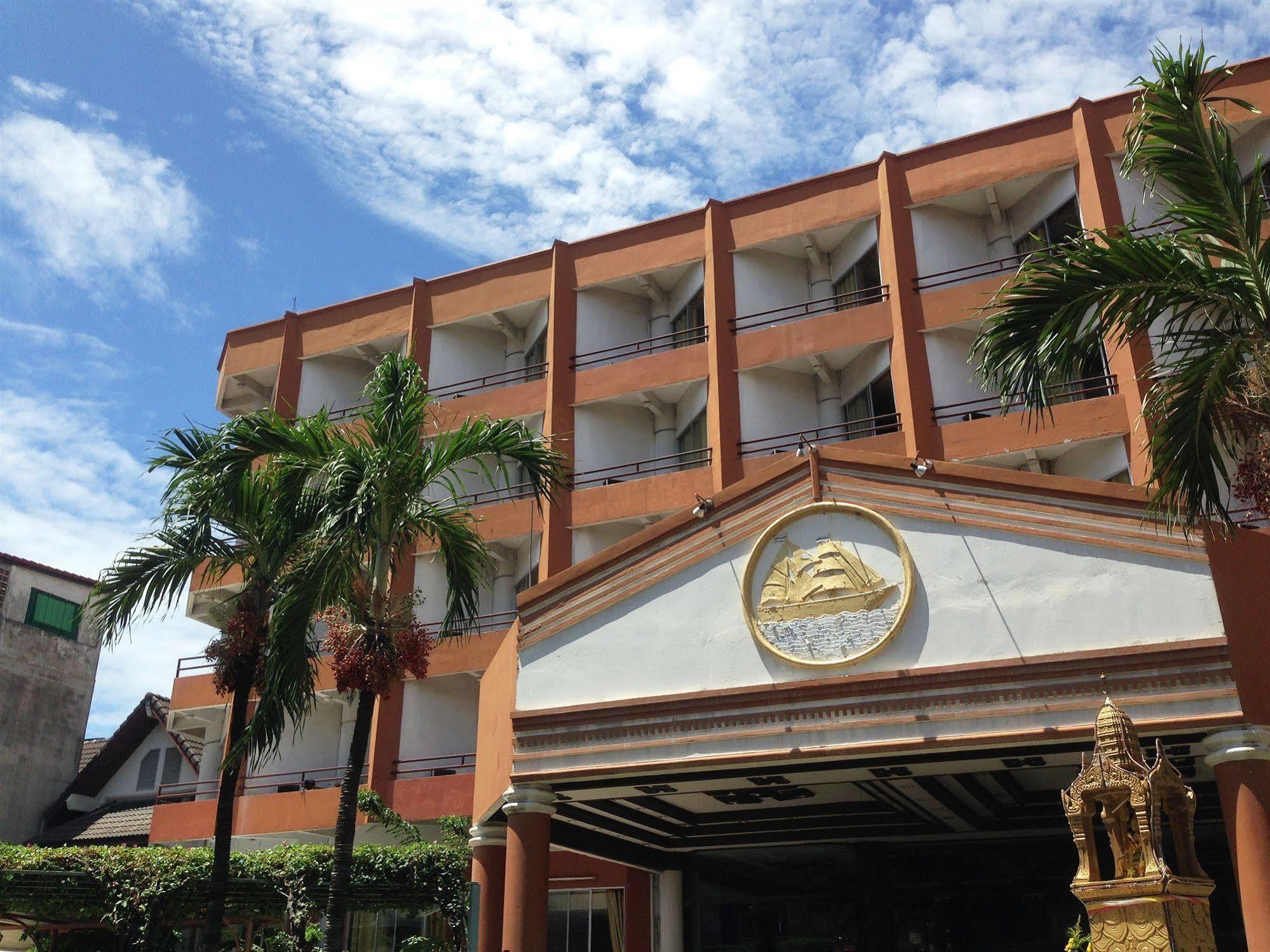 Skaw Beach Hotel Pattaya Exterior photo